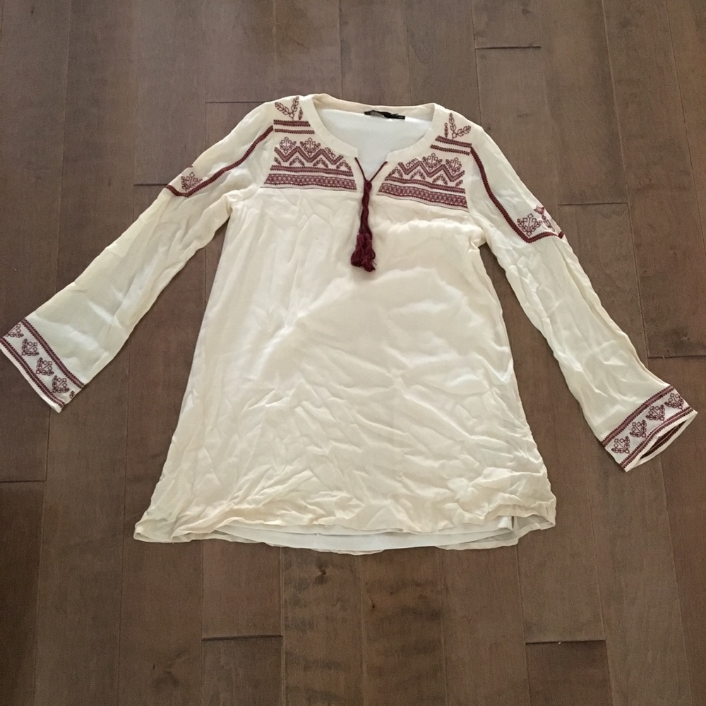 Tunic embroidered blouse